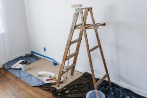 Jak skutecznie wykorzystać przestrzeń w niewielkim pokoju?